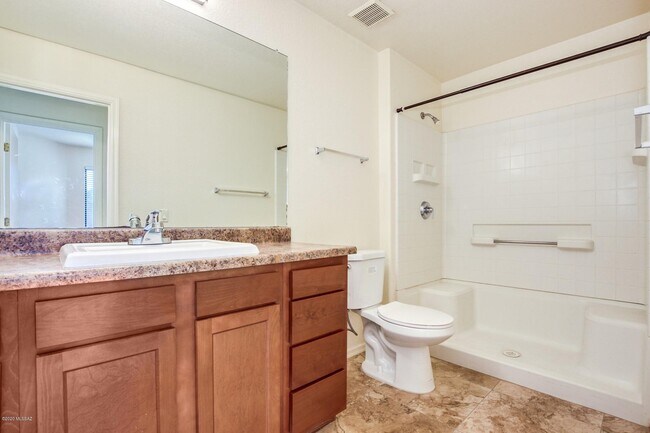Building Photo - 1251 E Weimer Cir