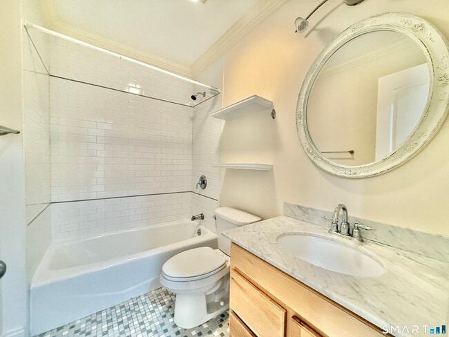 Building Photo - 27 Ferris Ave