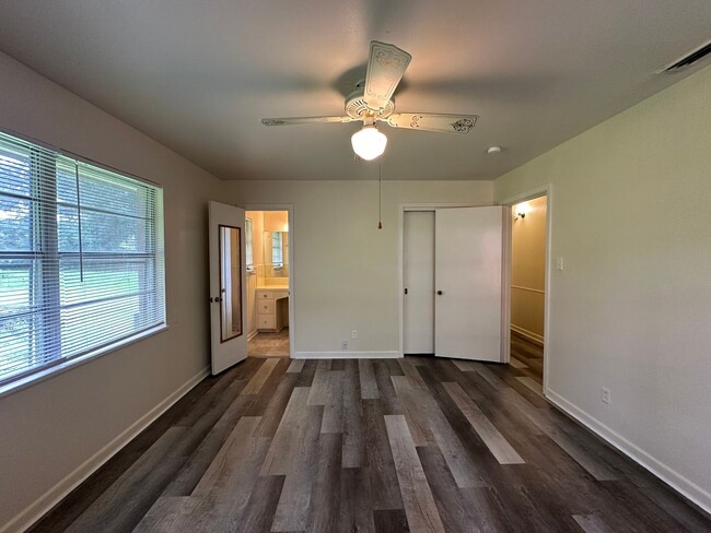 Building Photo - Beautiful 3 Bed 2 Bath in the Heart of Tyler!