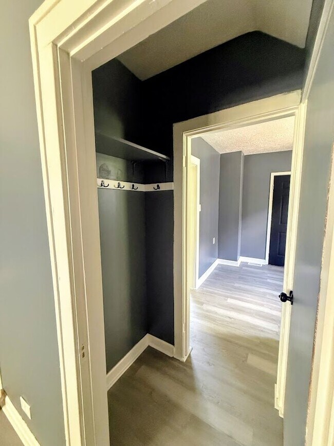 Building Photo - Three bedroom one bathroom single-family home for rent