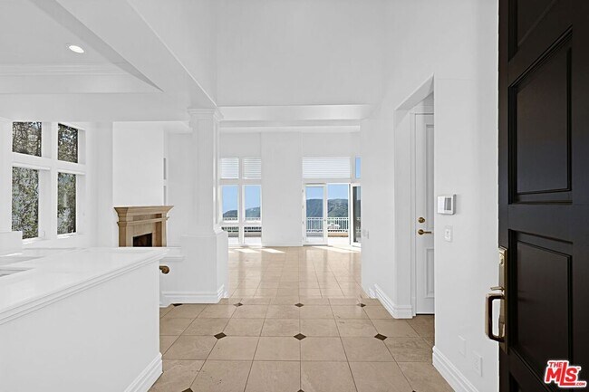 Building Photo - 16646 Cll Brittany