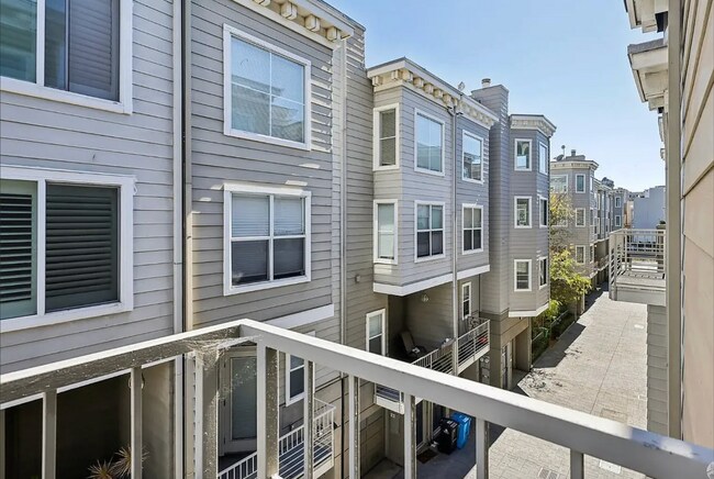 Building Photo - 28 Jennifer Pl