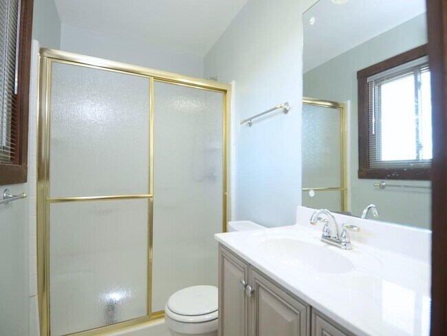 Building Photo - 1179 Justice Dr