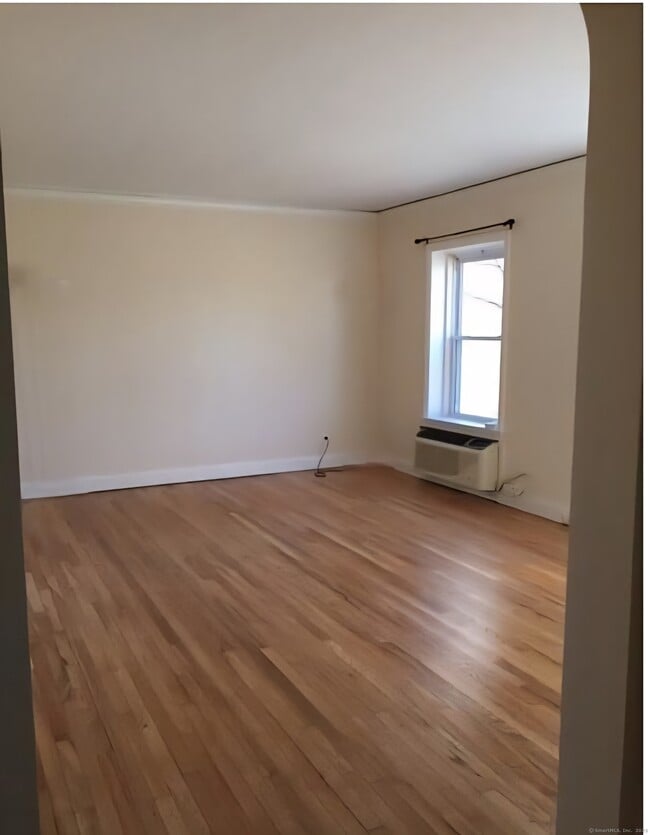 Building Photo - 136 Summer St