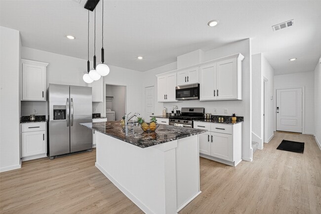 Building Photo - 407 Robin Ct