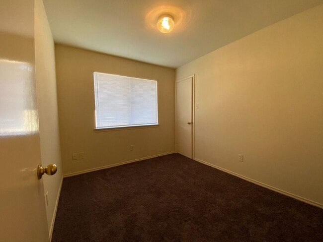 Building Photo - 1106 Greencroft St