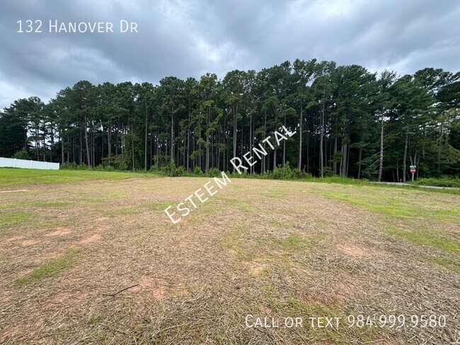 Building Photo - 132 Hanover Dr