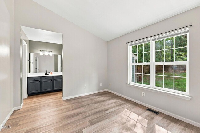 Building Photo - 108 Bristol Ct