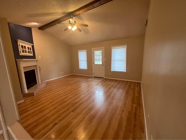 Building Photo - 3212 Tyndall Dr