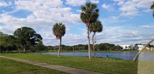 Building Photo - 775 20th Ave N