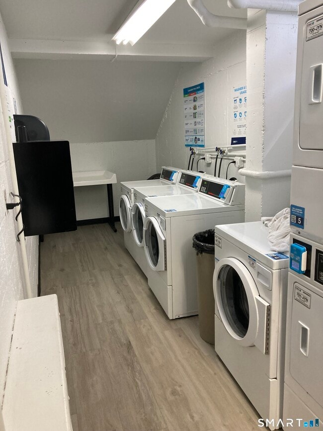 Building Photo - 87 Glenbrook Rd