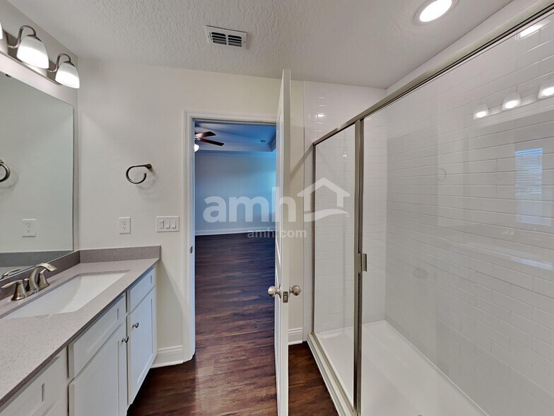 Building Photo - 6107 Little Blf Cir