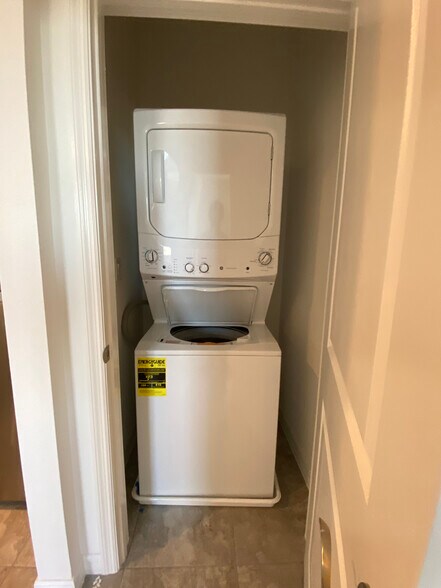 Laundry - 16024 Micelli Dr