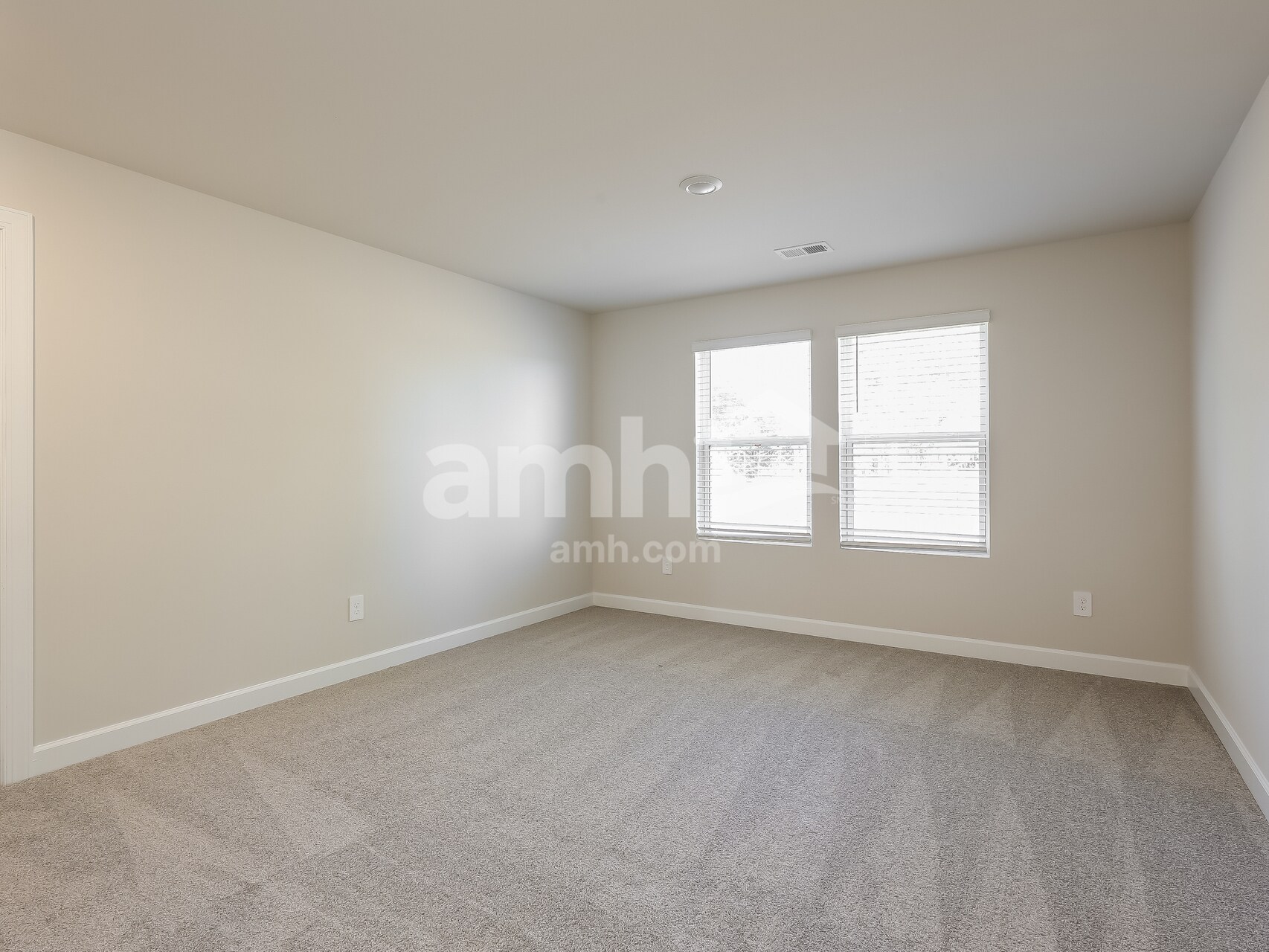 Building Photo - 797 Treeline Rd