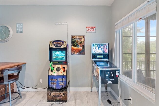 Building Photo - 24 Mimosa Rd