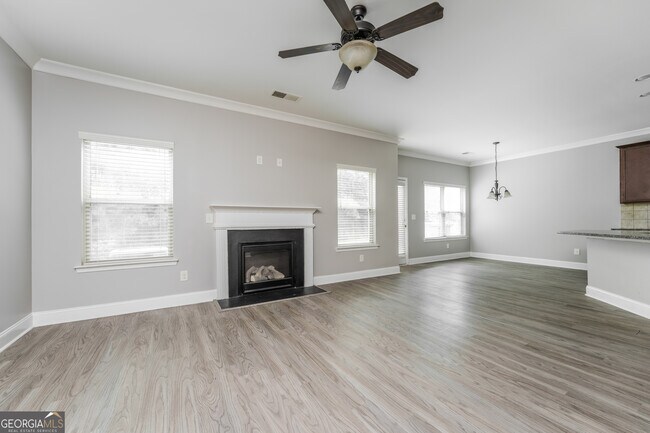 Building Photo - 4948 Longview Run