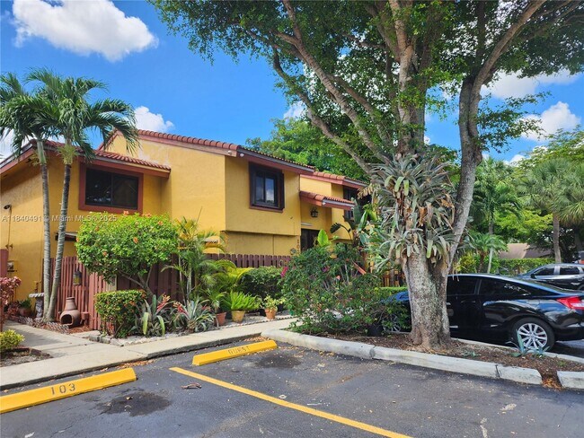 Building Photo - 5975 SW 137th Ave