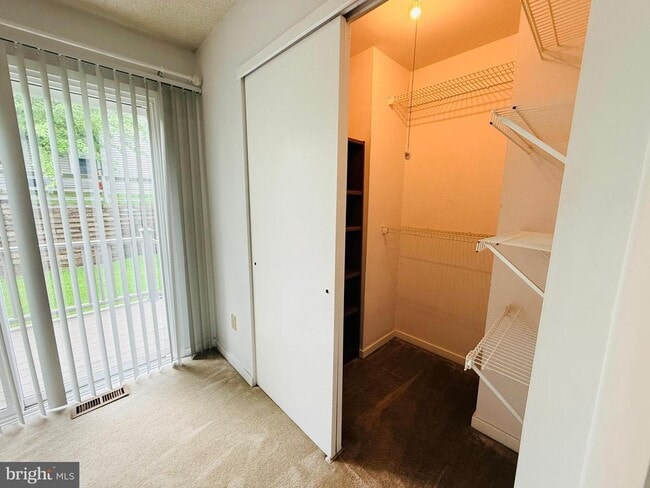Building Photo - 835 Chanticleer