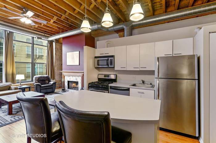 Kitchen (old paint) - 3201 N Seminary Ave