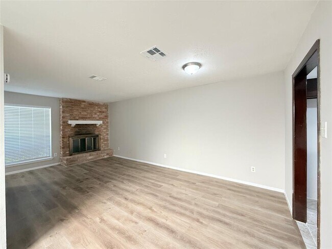 Building Photo - 6624 Westwick Dr