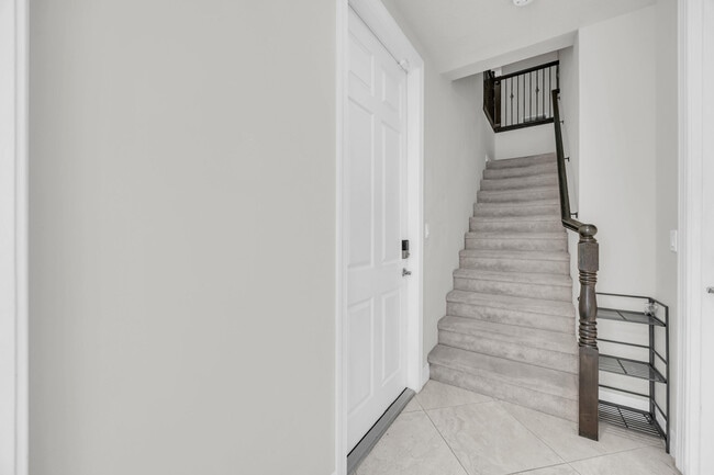 Building Photo - 1080 Community Dr