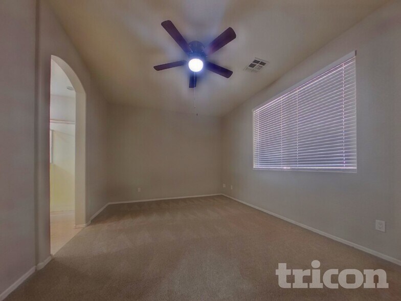 Building Photo - 17328 W Morning Glory St