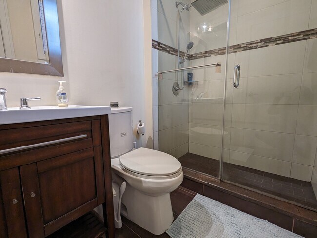 Master Bathroom - 1526 N 2nd St