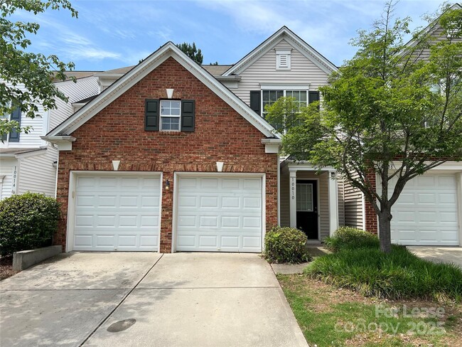 Primary Photo - 10010 Blakeney Preserve Dr