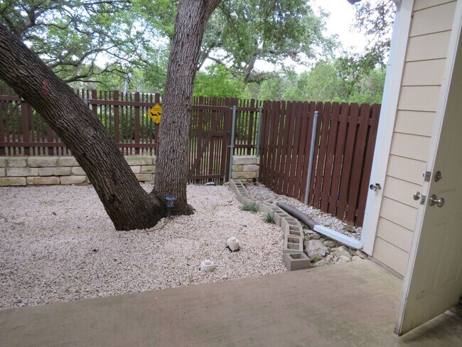 Building Photo - MORADO COVE CONDOS  --  FREE RENT - CALL F...