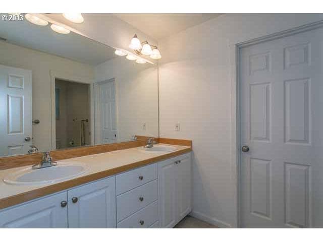 Building Photo - 5613 NE Canard Dr