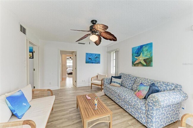 Building Photo - 405 Bayside Ln