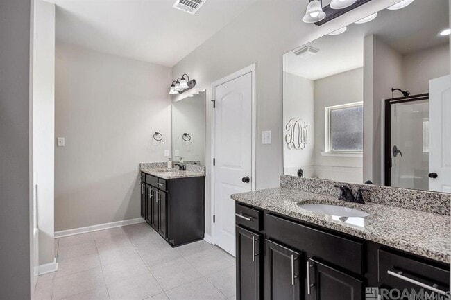 Building Photo - 18326 Sunset Park Dr