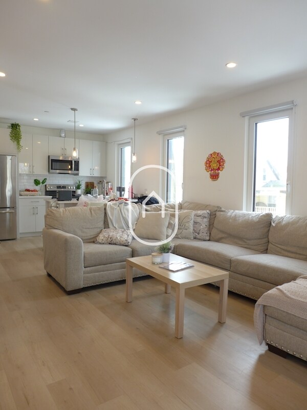 Building Photo - 2846 Washington St