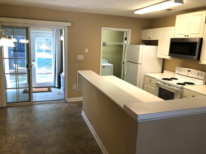 Building Photo - 6716 Bryant St