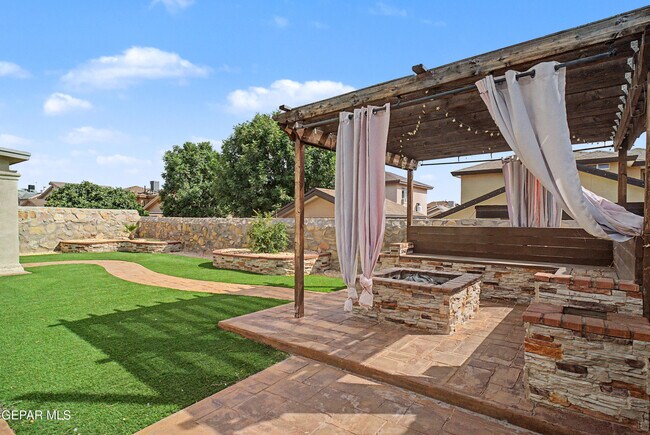 Building Photo - 12741 Tierra Monje Ln