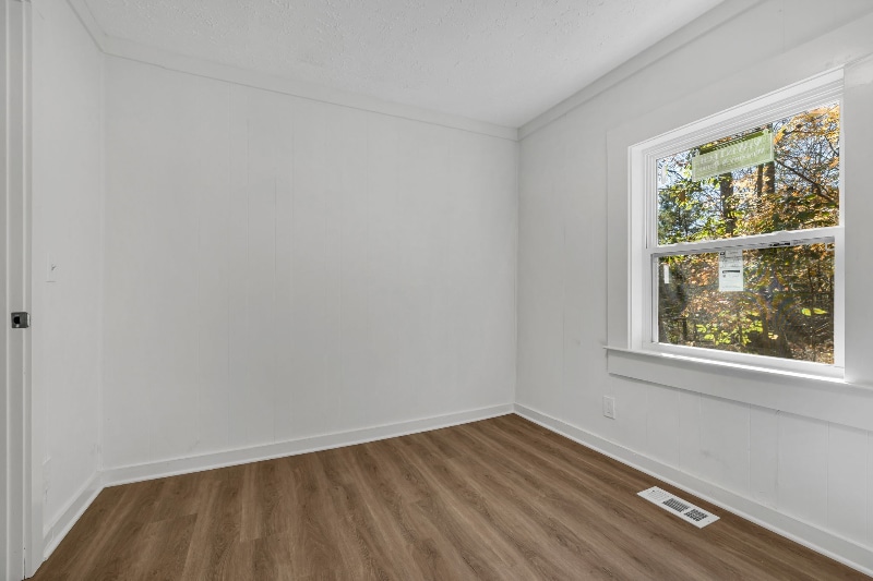 Building Photo - 292 Halls Hollow Rd