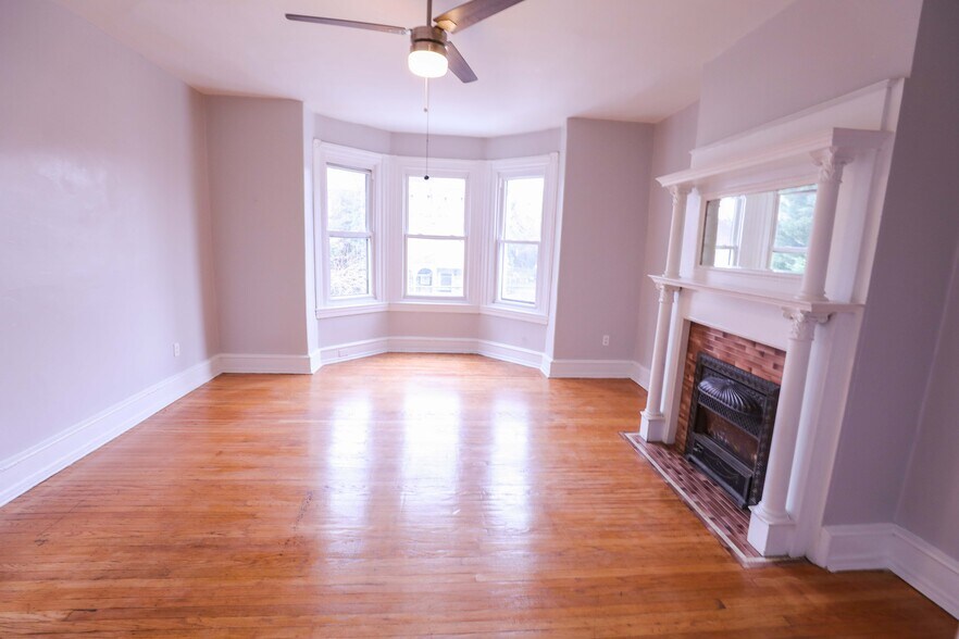 Building Photo - 141 Manheim St.