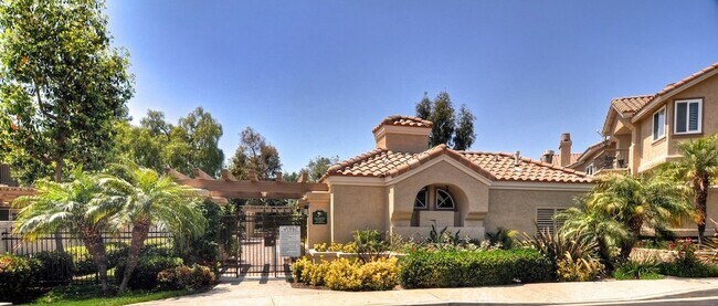 Building Photo - 79 Encantado Canyon