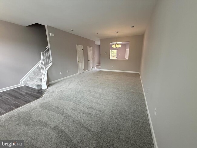 Building Photo - 8645 Willow Leaf Ln