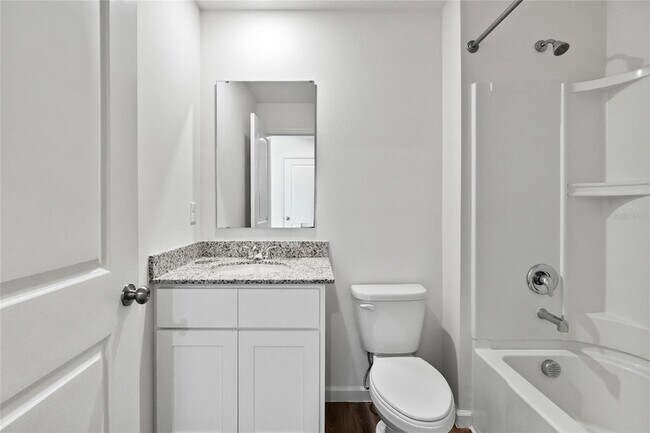 Building Photo - 612-612 Linnet Ct
