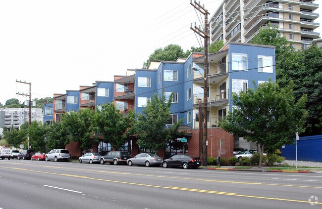 Building Photo - 500 Elliott Ave W