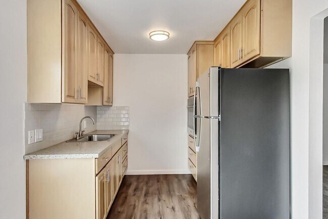 Building Photo - 897 Northrup St