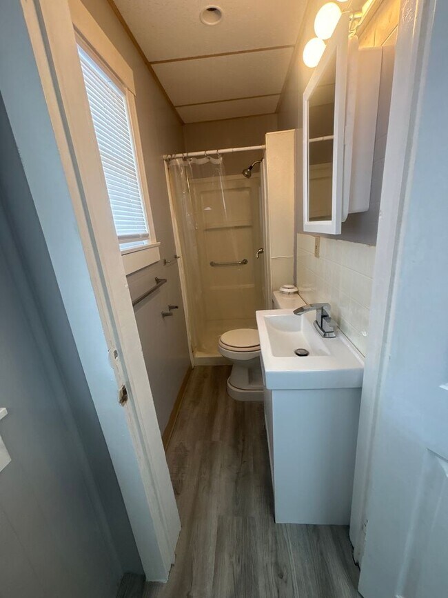 Building Photo - West North St