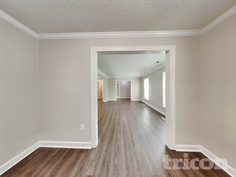 Building Photo - 9708 Kent Village Dr