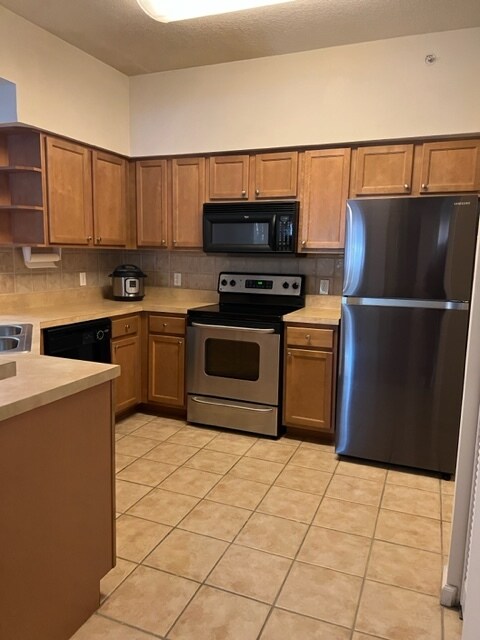 Building Photo - 9857 Baywinds Dr