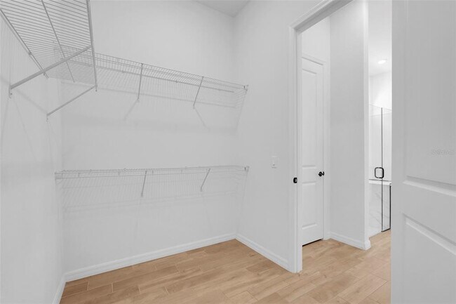 Building Photo - 10393 Pk Ests Ave