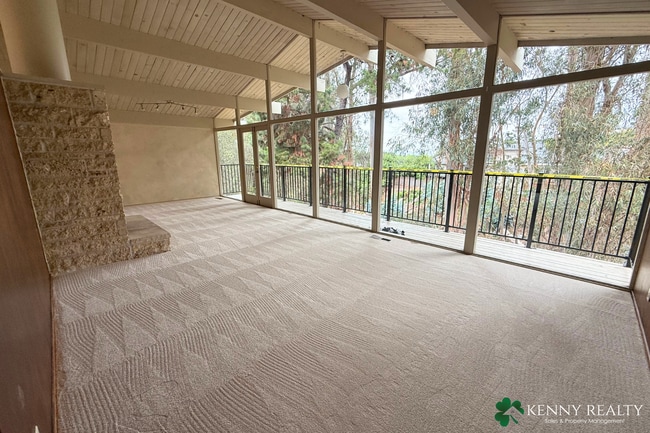 Building Photo - Spacious 4 Bedroom Home in San Mateo Hills...