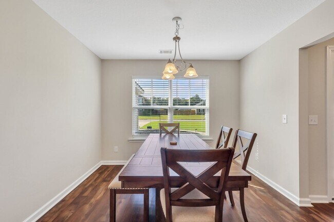 Building Photo - AVAILABLE MID-APRIL 2026! (Pet Friendly)