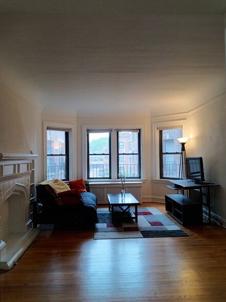 Building Photo - 5331 S Dorchester Ave