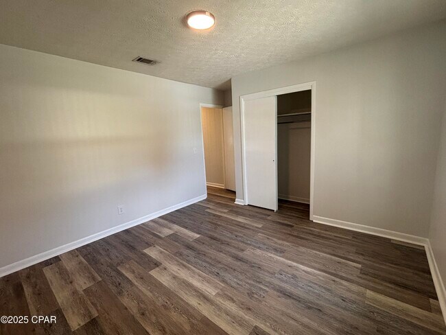 Building Photo - 3903 W 22nd St